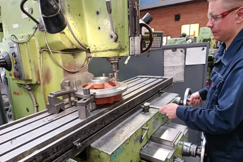 Выполняем фрезерную обработку на специализированных станках Выполняем фрезерную обработку