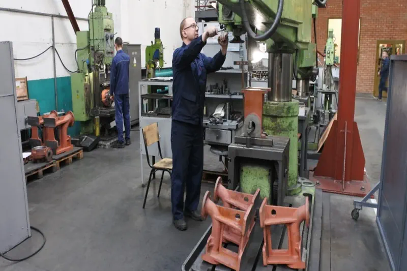 Выполняем слесарную обработку на специализированных станках